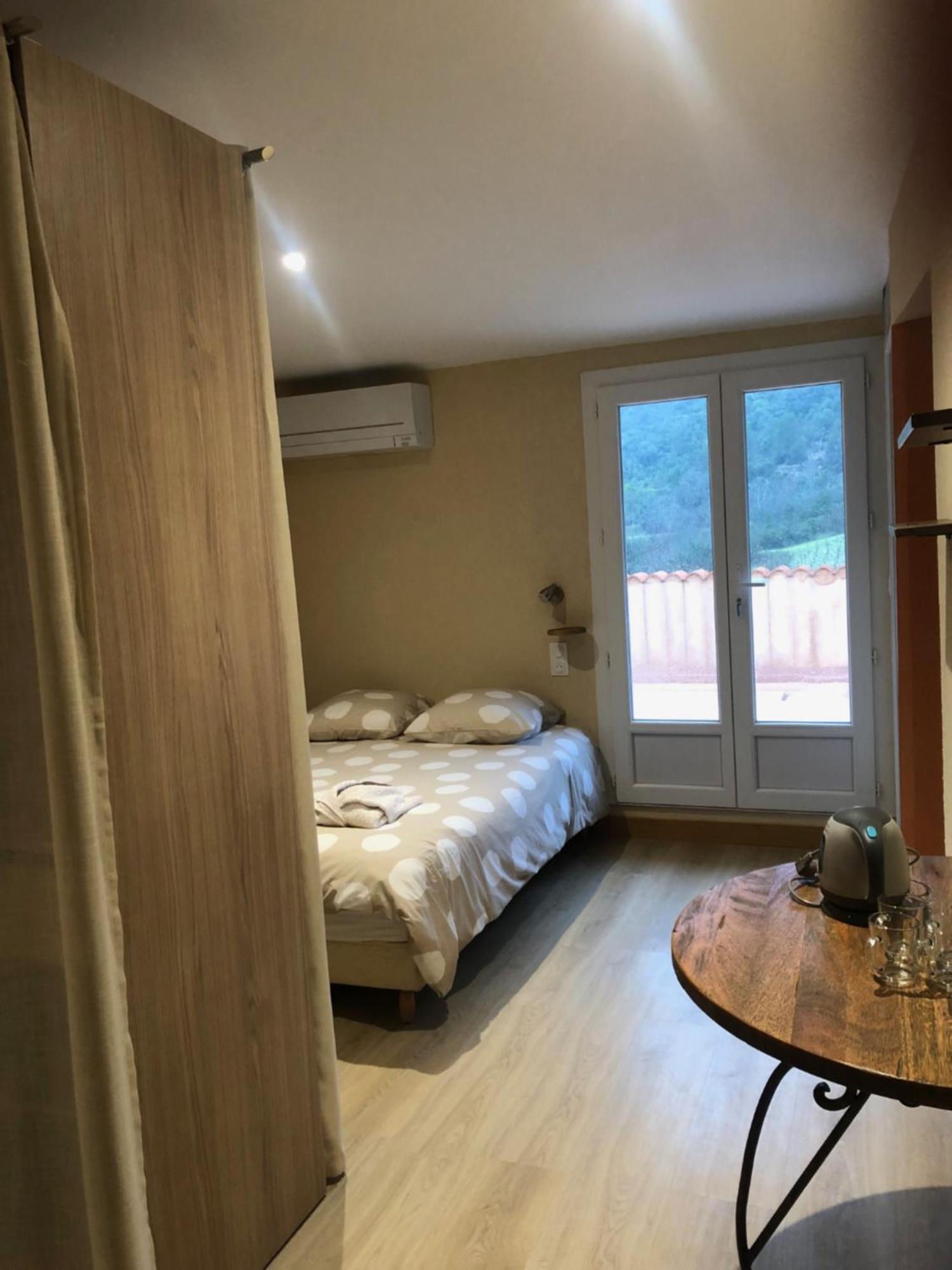 Auberge De La Vallee Saint-Jean-de-Buèges Buitenkant foto